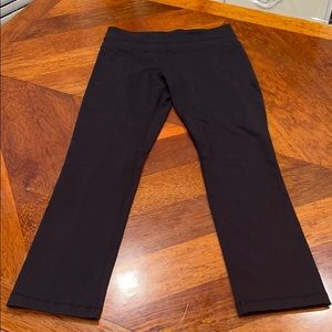 Lululemon leggings slightly cropped